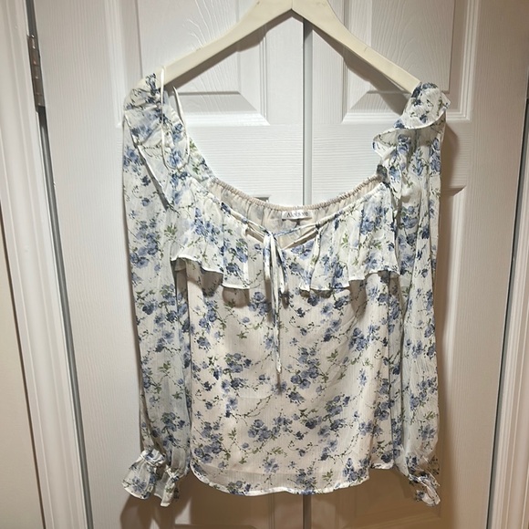 Moda Tops - Moda White and Blue Ruffled Long Sleeve Blouse